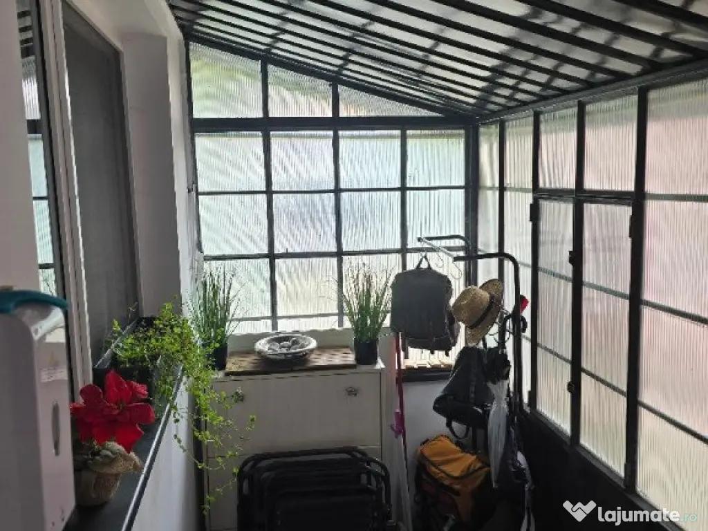 Ap la casa 3 cam SC 96 mp , Central , gaz ,renovat lux ,dotat