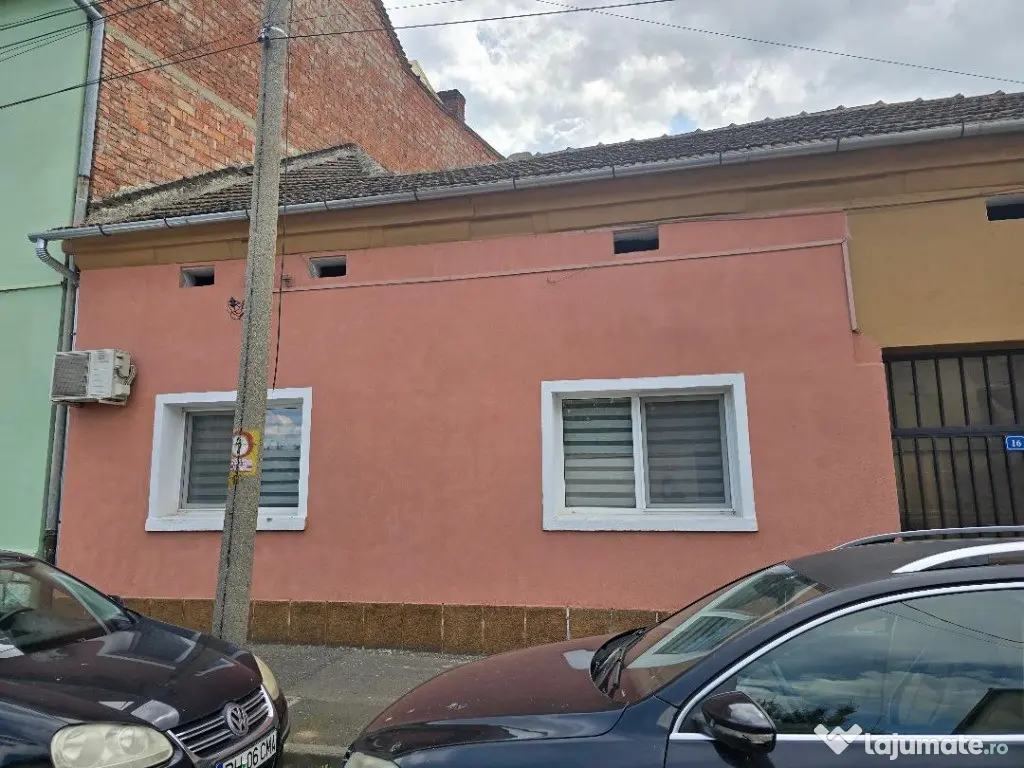 Ap la casa 3 cam SC 96 mp , Central , gaz ,renovat lux ,dotat