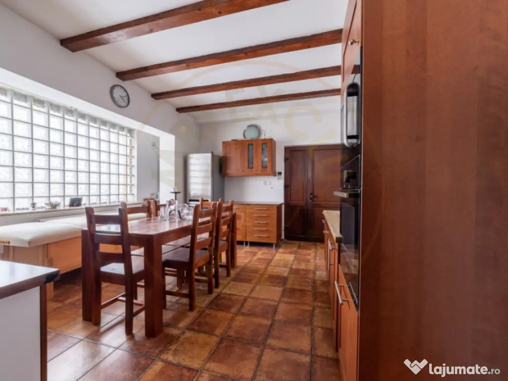 Clădire Multifuncțională - Investiție Premium in inima o 