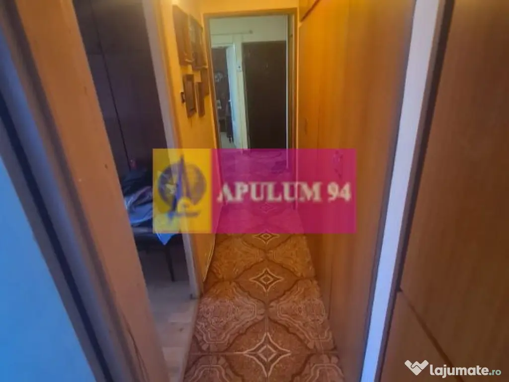Apartament cu 3 camere de vanzare in Campina - Zona Centrala