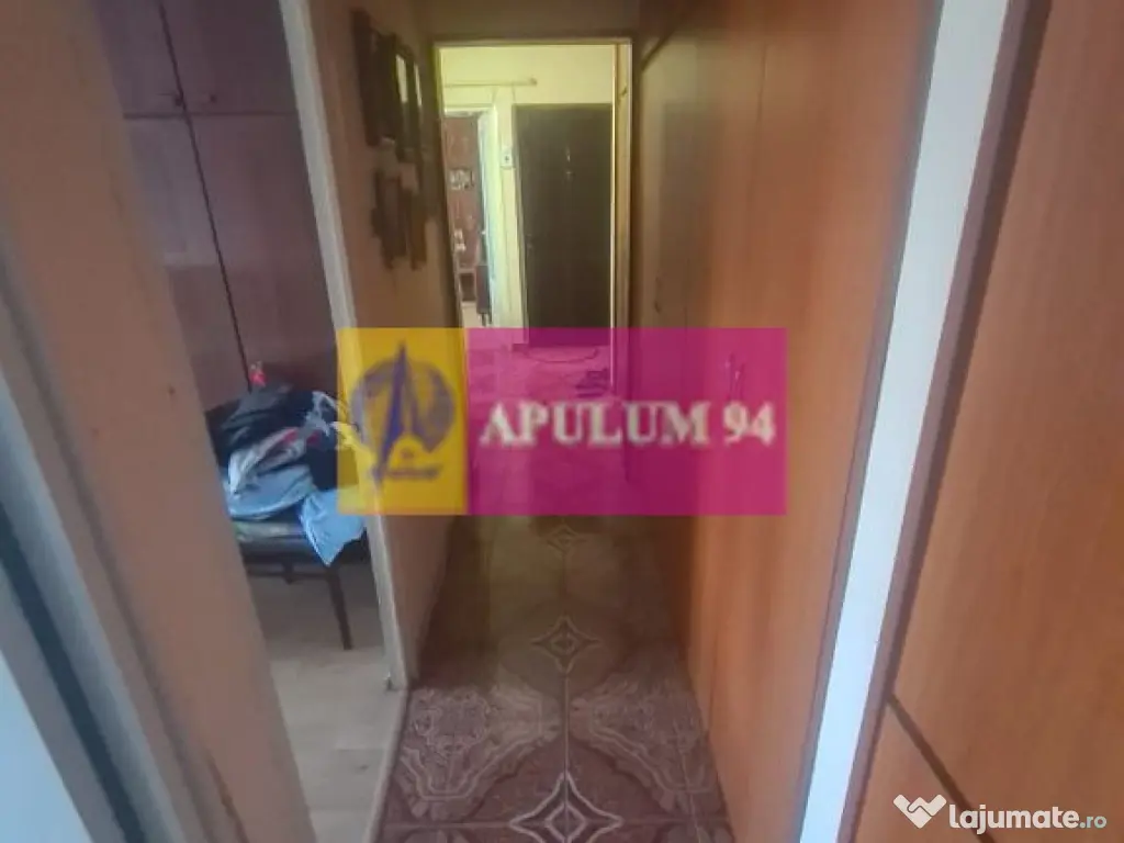 Apartament cu 3 camere de vanzare in Campina - Zona Centrala