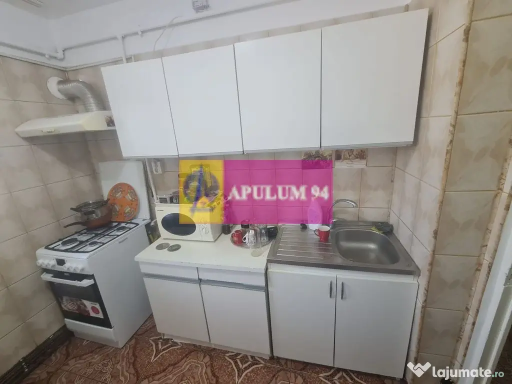 Apartament cu 3 camere de vanzare in Campina - Zona Centrala