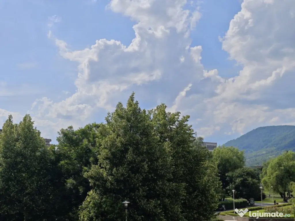 Apartament premium, de vanzare, cu 2 camere, 60 mp, zona Hot