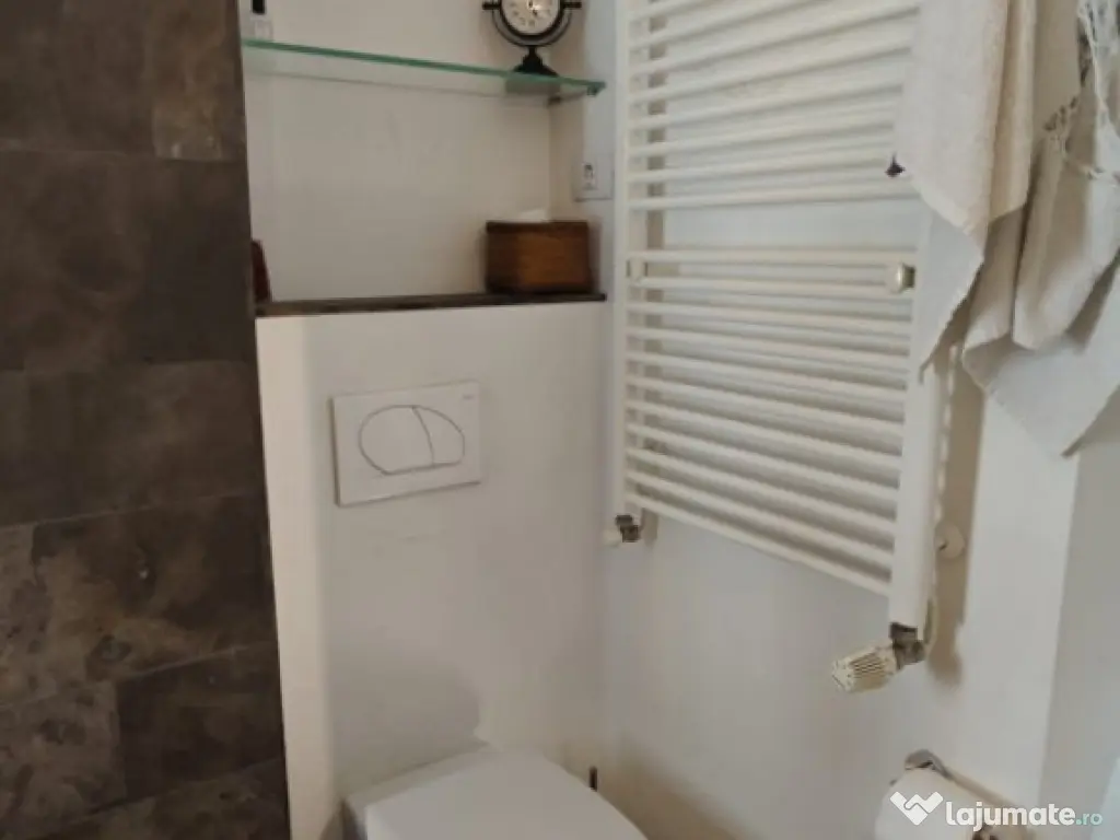 Apartament premium, de vanzare, cu 2 camere, 60 mp, zona Hot