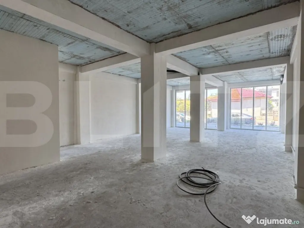 Spațiu comercial parter bloc nou, 109 mp open space, vitrin