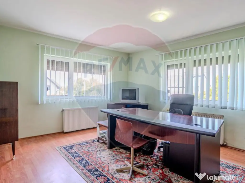 Vila rezidential/ gradina de vis/sera/ panouri/ Sanpetru!