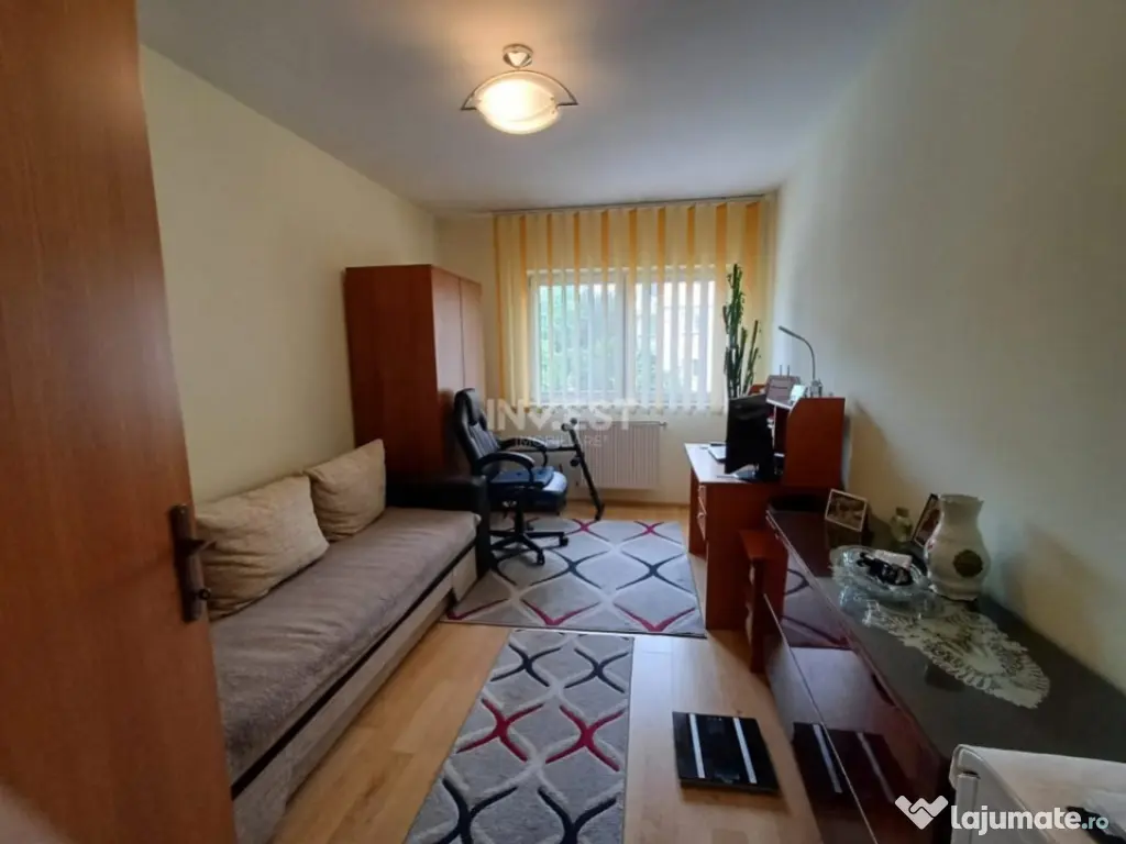 Apartament 3 camere, 2 bai, inclus garaj si boxa, zona Pacur 