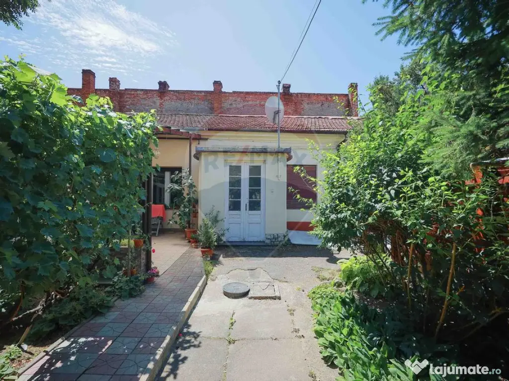 Apartament cu 3 camere de vânzare în zona Ultracentral 