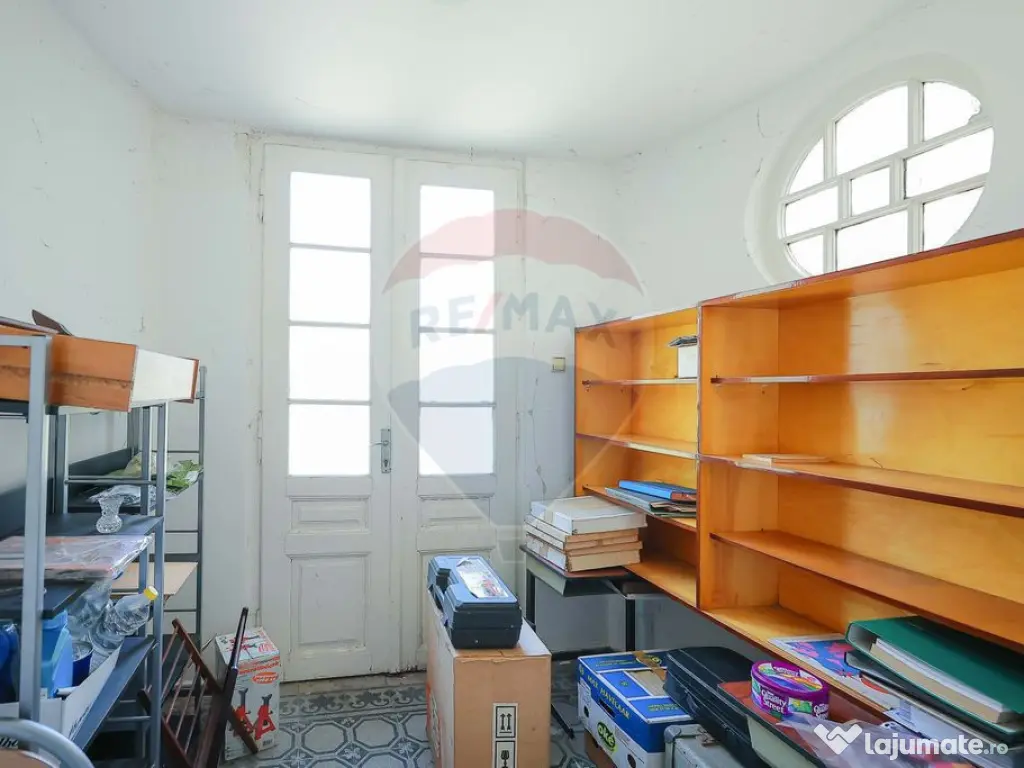 Apartament cu 3 camere de vânzare în zona Ultracentral 