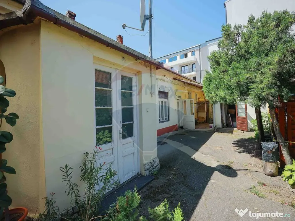 Apartament cu 3 camere de vânzare în zona Ultracentral 