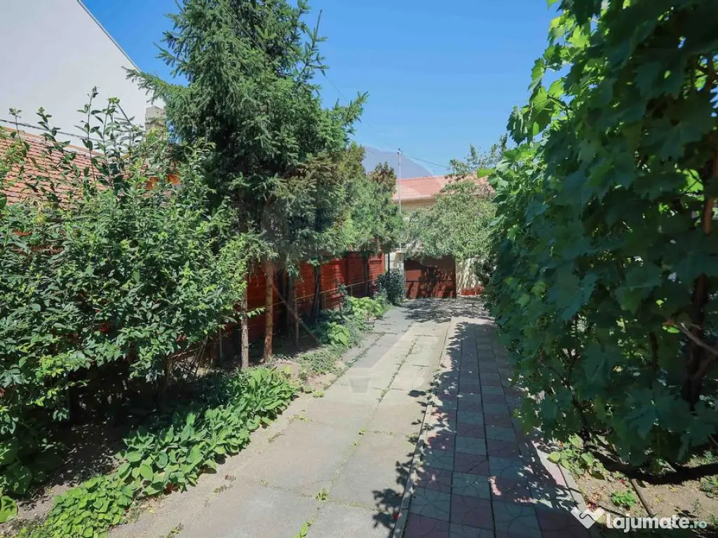 Apartament cu 3 camere de vânzare în zona Ultracentral 