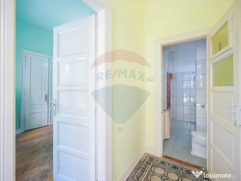 Apartament cu 3 camere de vânzare în zona Ultracentral 