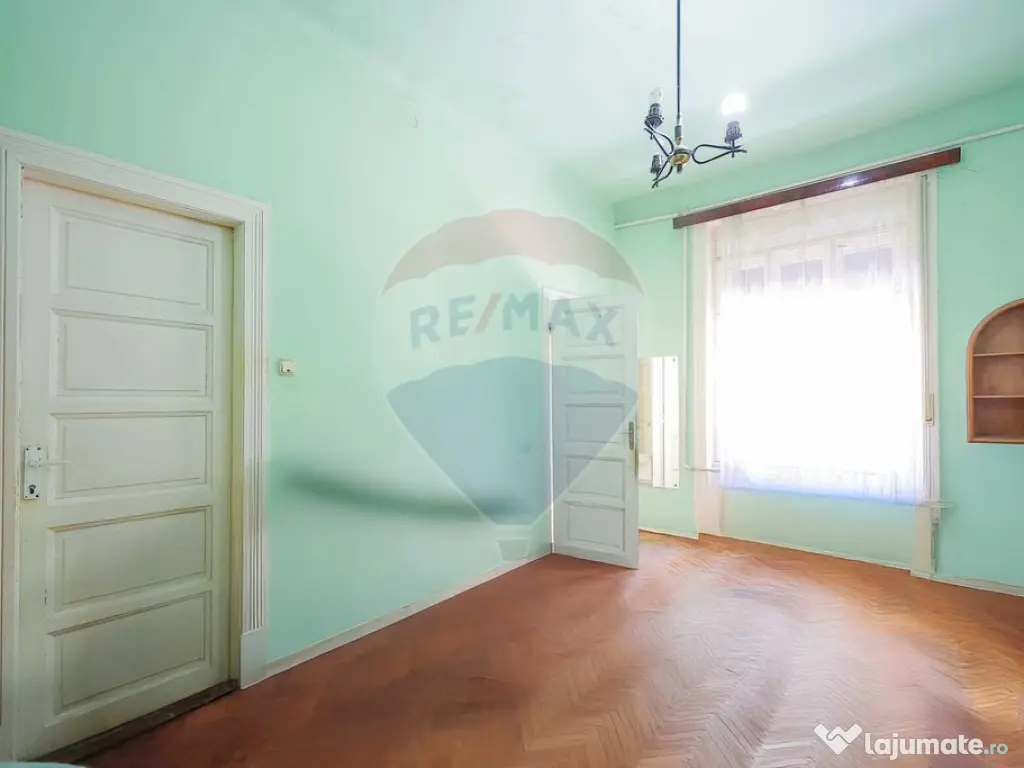 Apartament cu 3 camere de vânzare în zona Ultracentral 