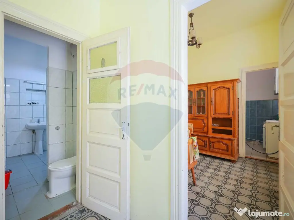 Apartament cu 3 camere de vânzare în zona Ultracentral 