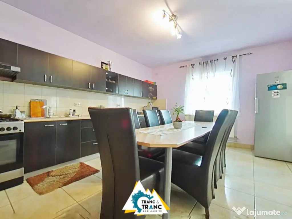 Casă spațioasă cu 4 camere de vânzare – Comuna Aluniș, județul Arad 