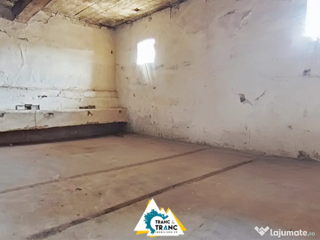 Casă spațioasă cu 4 camere de vânzare – Comuna Aluniș, județul Arad 