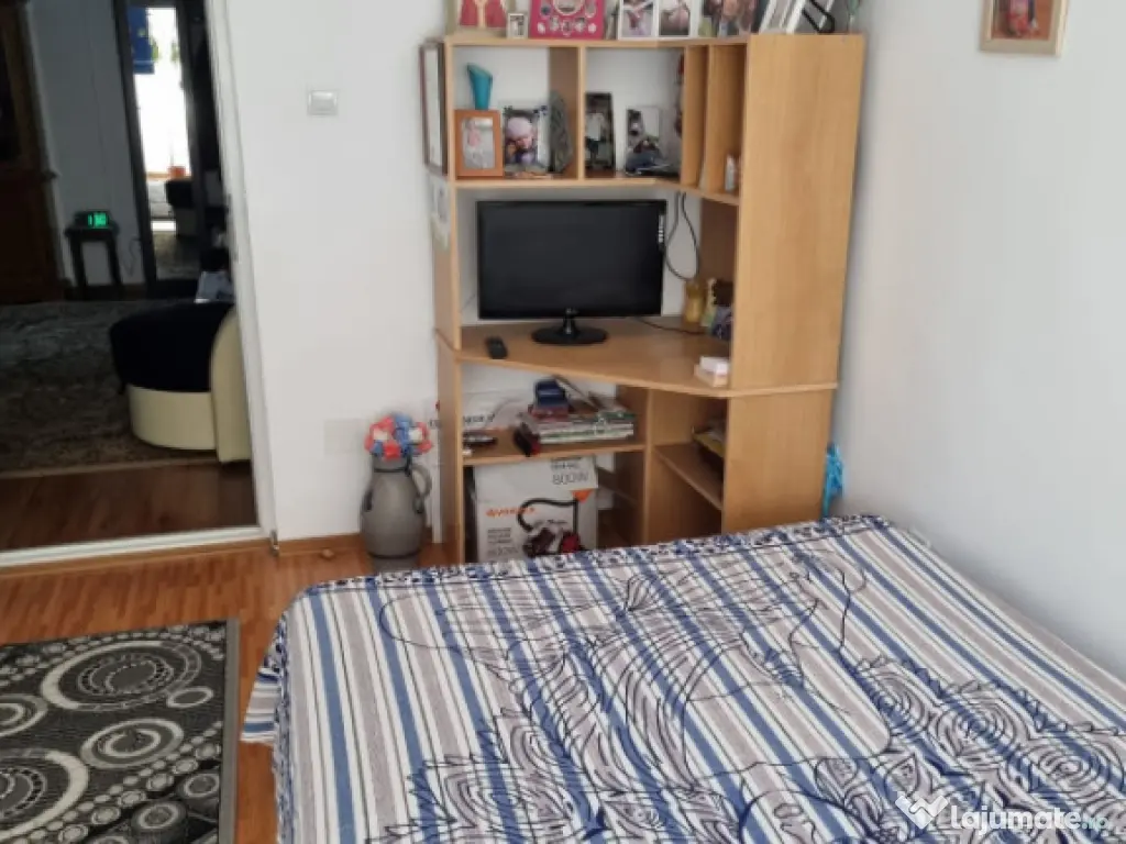 Apartament 3 camere decomandat, 68 mp ,zona 1 Mai ,Ciuperca.