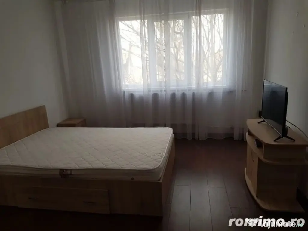 1 camera in zona Lipovei