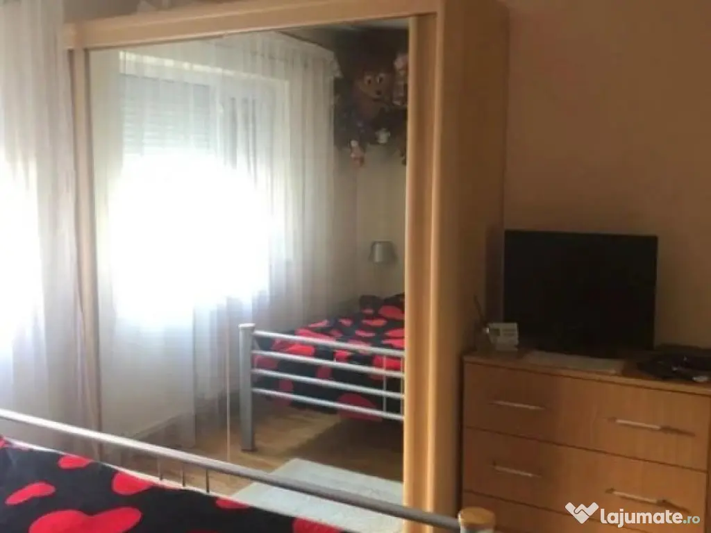 2 camere in zona Complexului Studentesc