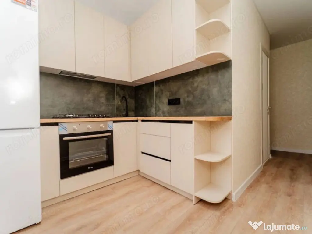 2 camere de vanzare pe Aradului