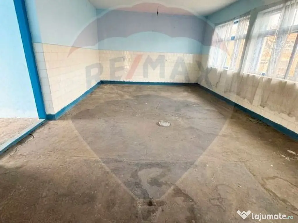 Spațiu comercial/ teren pretabil materiale constructii, ... 