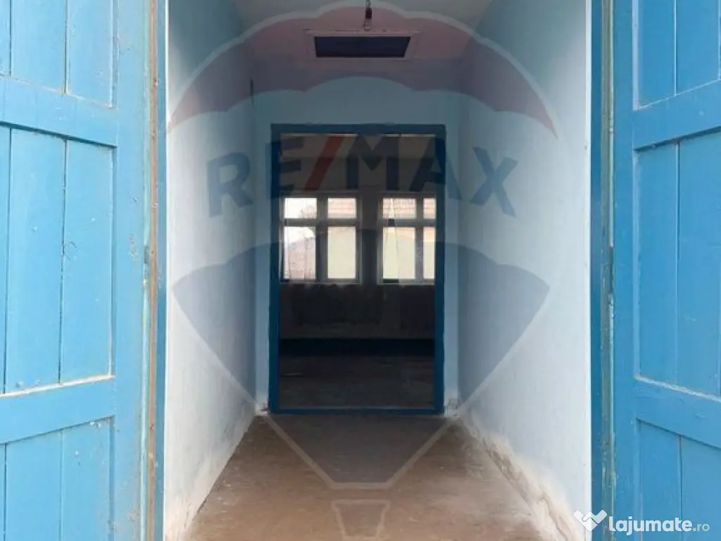 Spațiu comercial/ teren pretabil materiale constructii, ... 