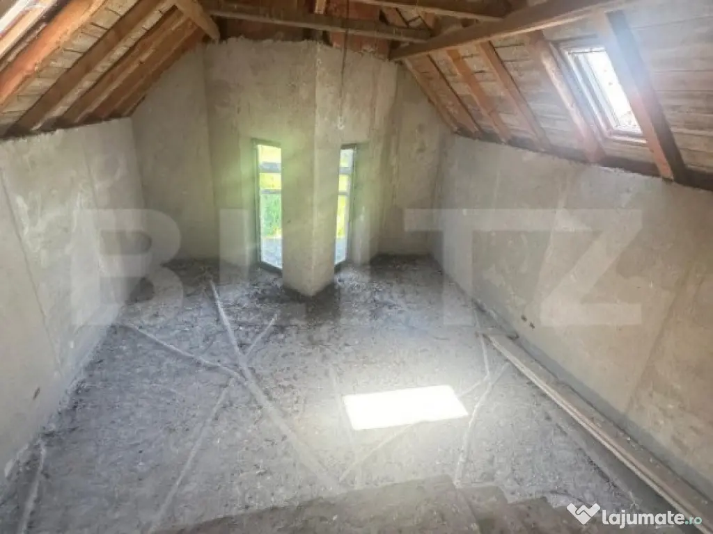 Casa pretabila pensiune/hotel , la rosu, Radauti