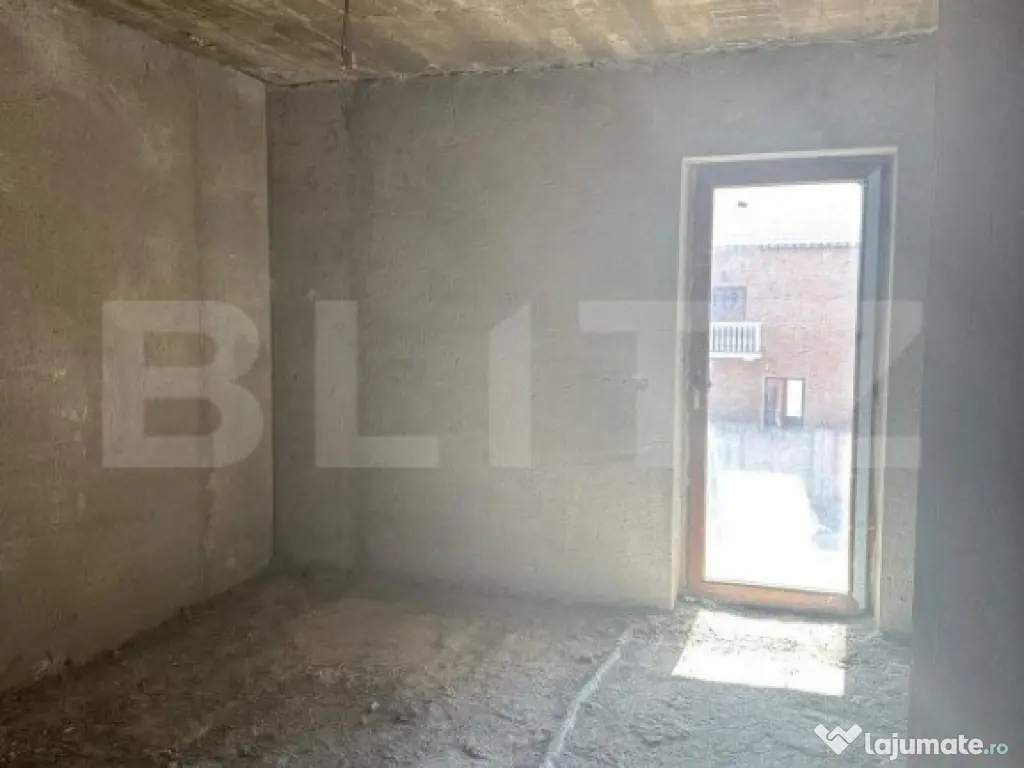 Casa pretabila pensiune/hotel , la rosu, Radauti