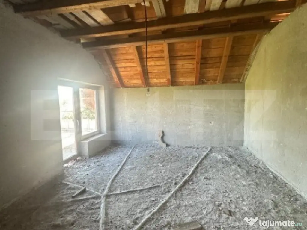 Casa pretabila pensiune/hotel , la rosu, Radauti