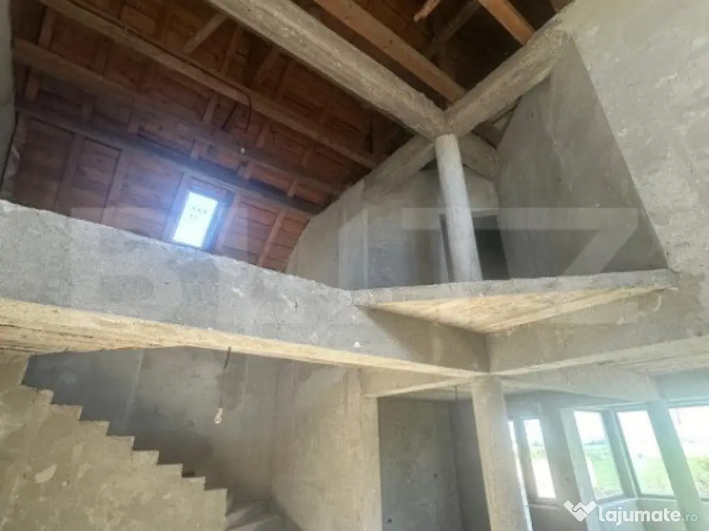 Casa pretabila pensiune/hotel , la rosu, Radauti