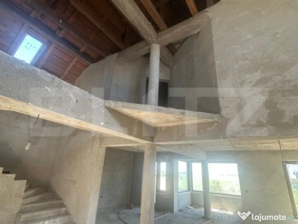 Casa pretabila pensiune/hotel , la rosu, Radauti