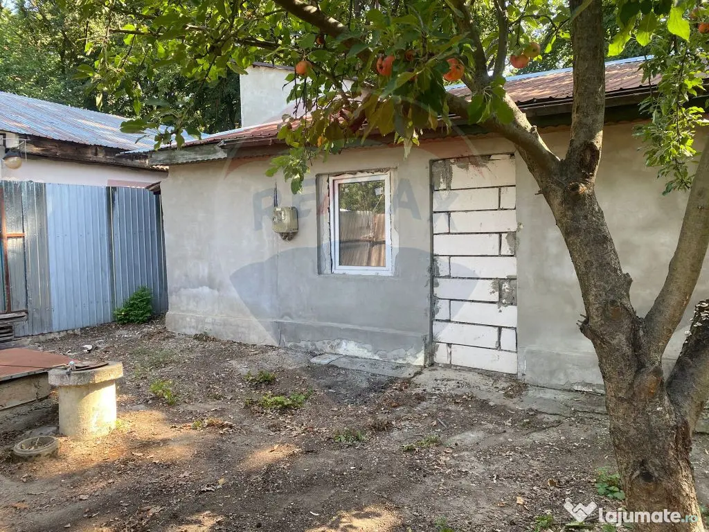 Teren 299.96mp Voluntari, casa 70 mp demolabila/renovabila 