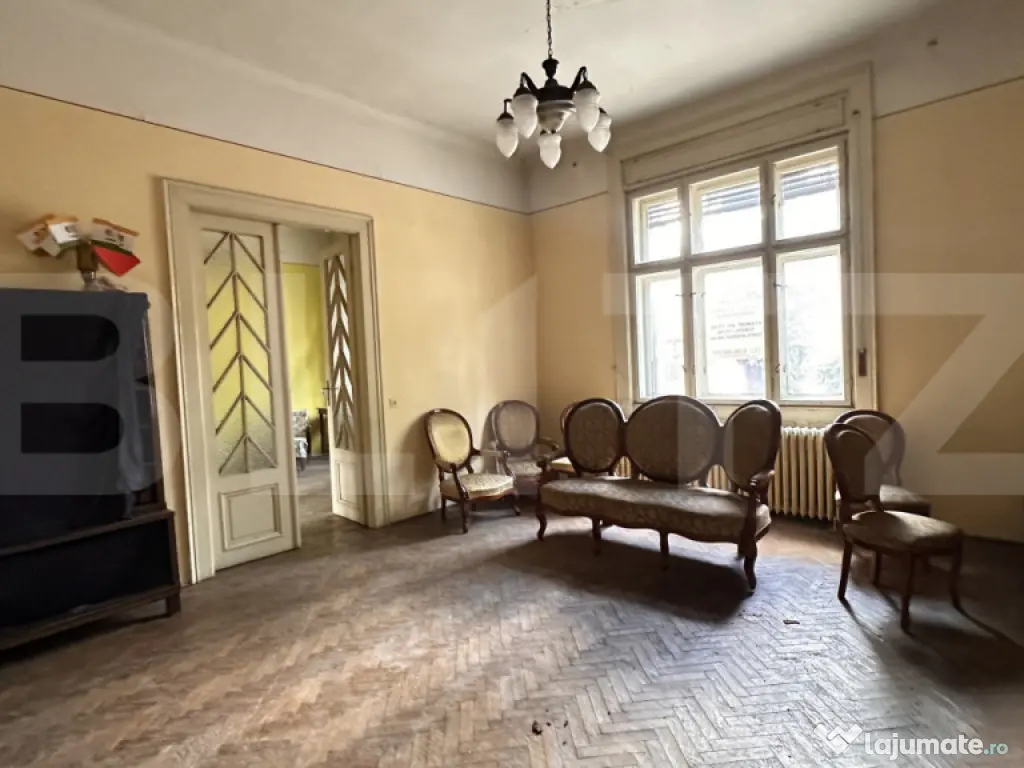 Casa de vanzare, cu 4 camere, demisol 122 mp, zona ultracent