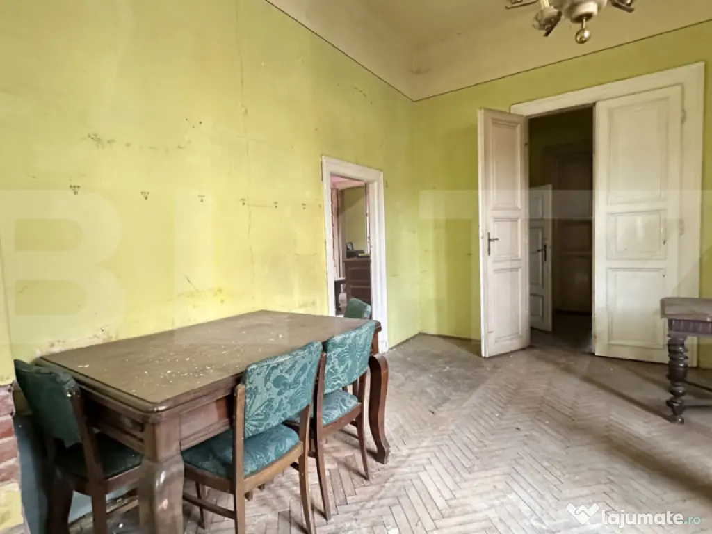 Casa de vanzare, cu 4 camere, demisol 122 mp, zona ultracent