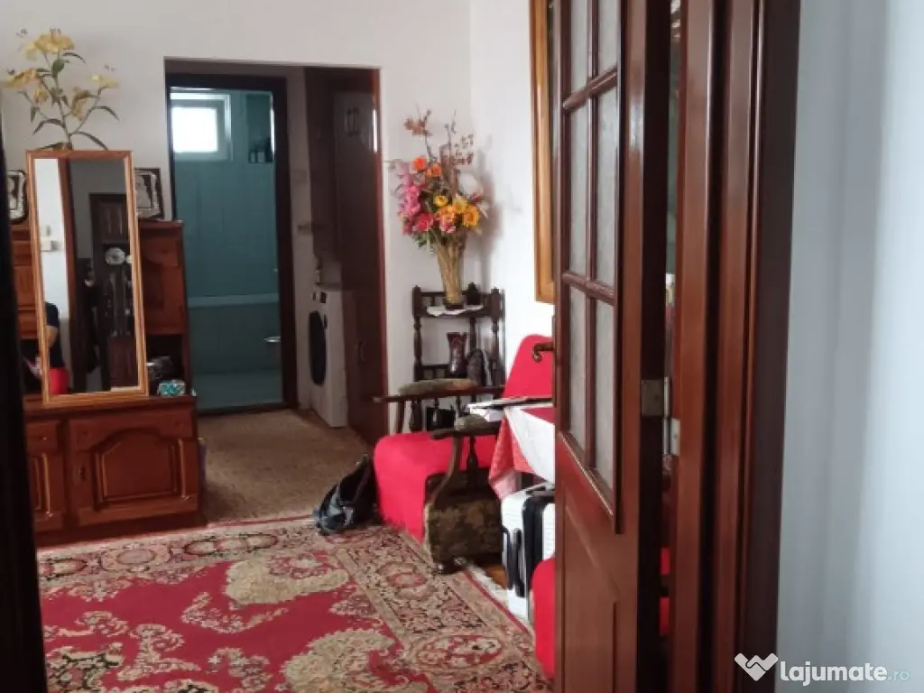 Zona Centrul Vechi-Piata , 3 camere 