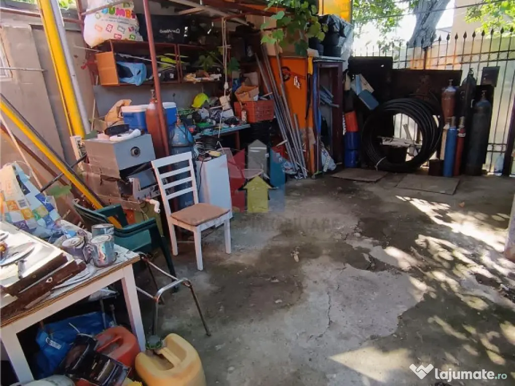 Piata Saraca-Casa 3 cam 100mp utili toate utilitatile teren 