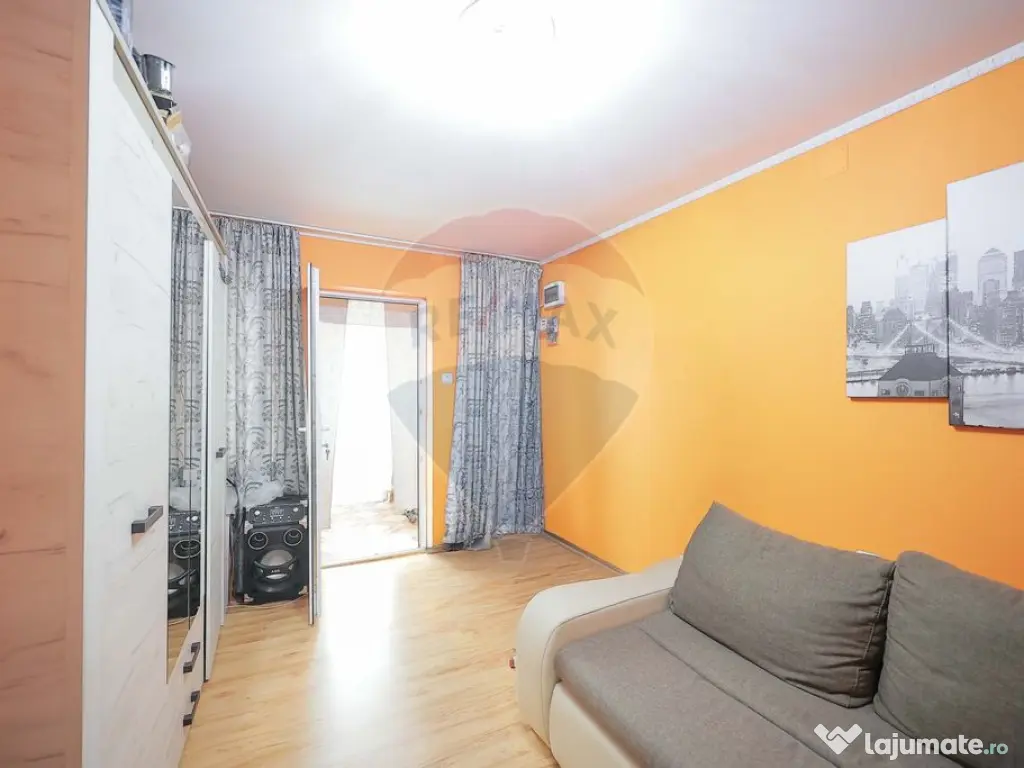 De vânzare casă cu 3 camere și teren 3205 mp în Sânn... 