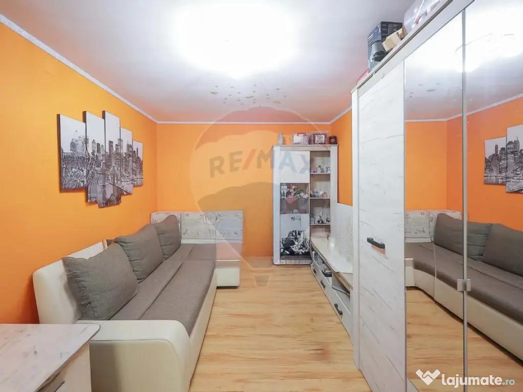 De vânzare casă cu 3 camere și teren 3205 mp în Sânn... 