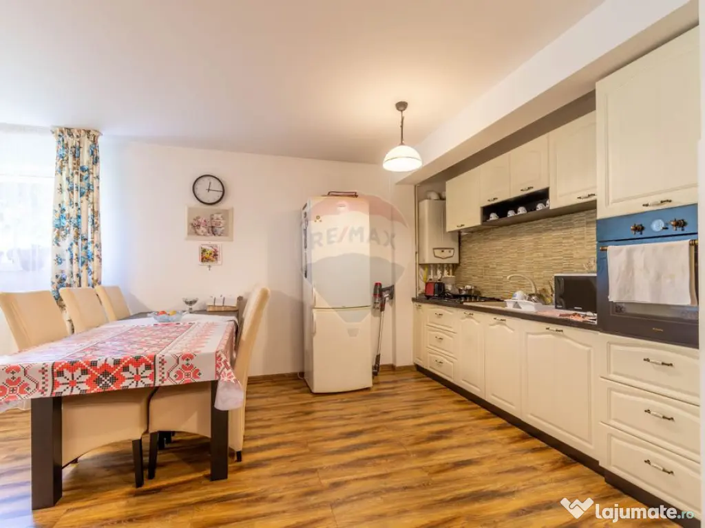 Apartament 2 camere de vanzare – Demisol - zona Campului 