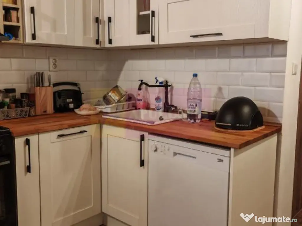 Apartament cu 4 camere de vanzare in Busteni 