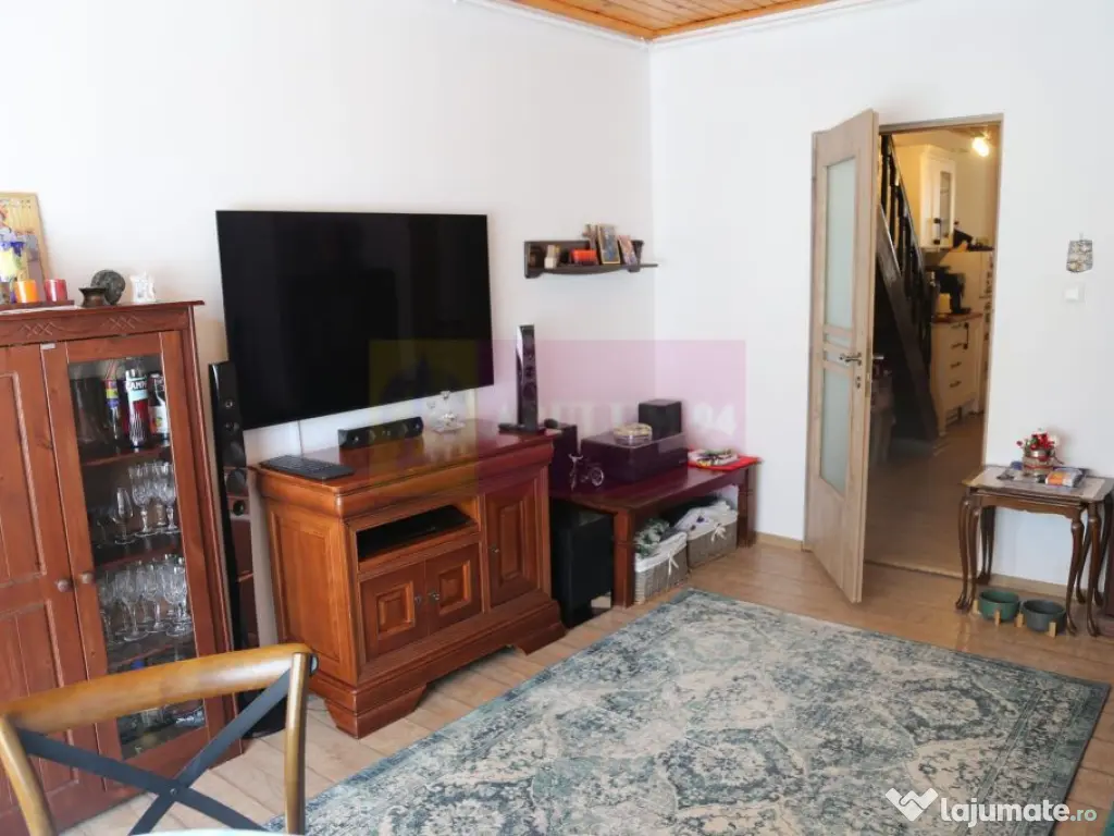 Apartament cu 4 camere de vanzare in Busteni 