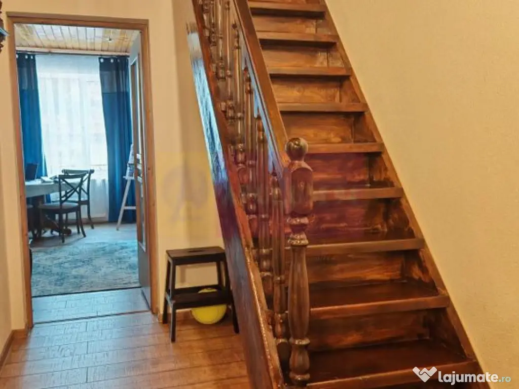 Apartament cu 4 camere de vanzare in Busteni 