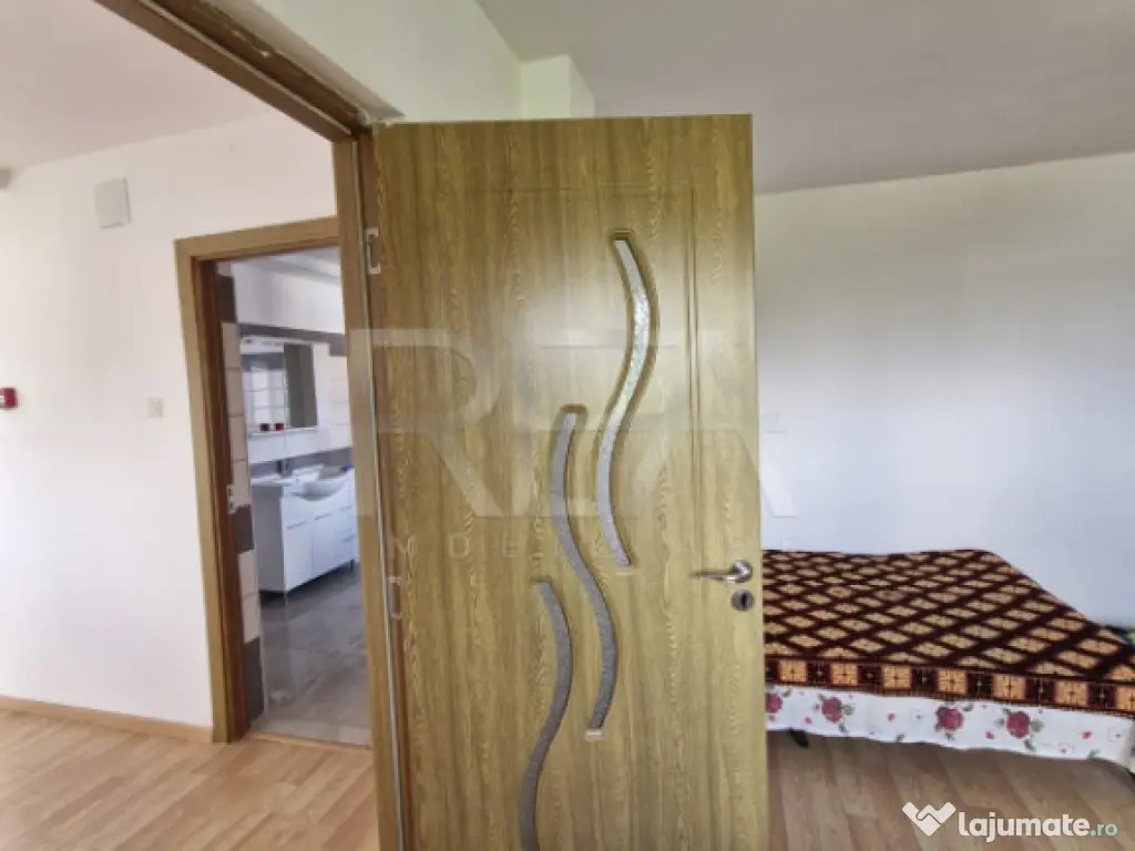 Vilă 7 camere Sălăjan, centrală, an 2020, 281 mp 