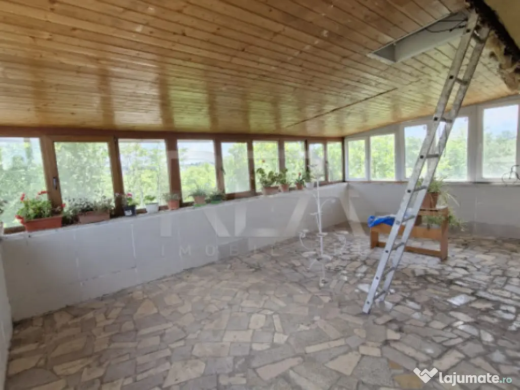 Vilă 7 camere Sălăjan, centrală, an 2020, 281 mp 