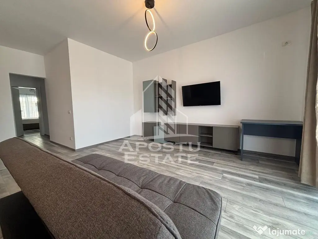Apartament nou,2 camere si curte de 20 mp,mobilat Toronta...