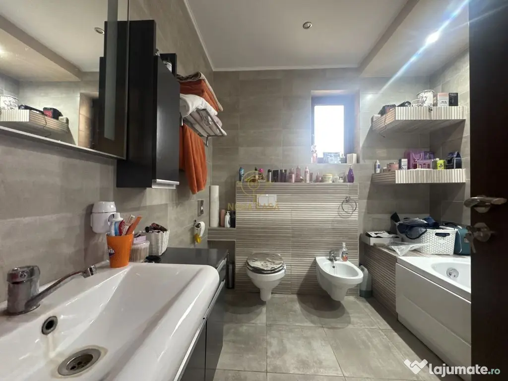 Vila de vanzare /Mobilata Utilata/Carter Rezidential 