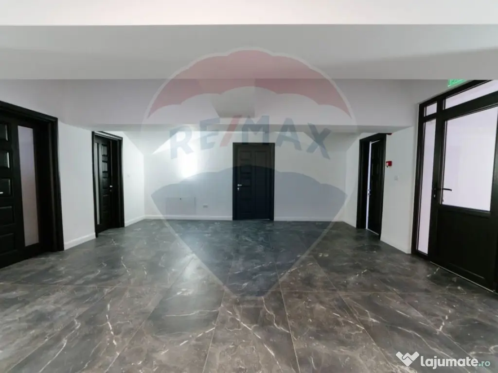 Spațiu comercial ULTRACENTRAL - 2,300mp de închiriat 