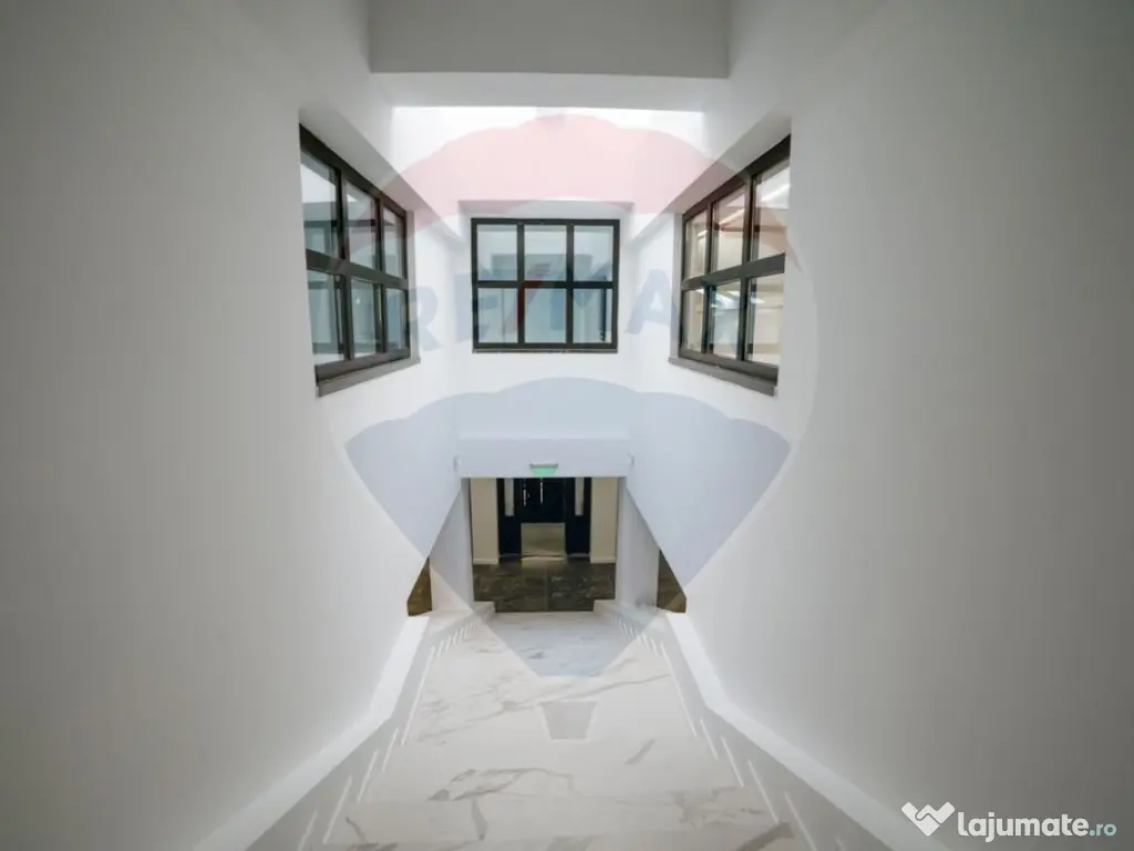 Spațiu comercial ULTRACENTRAL - 2,300mp de închiriat 