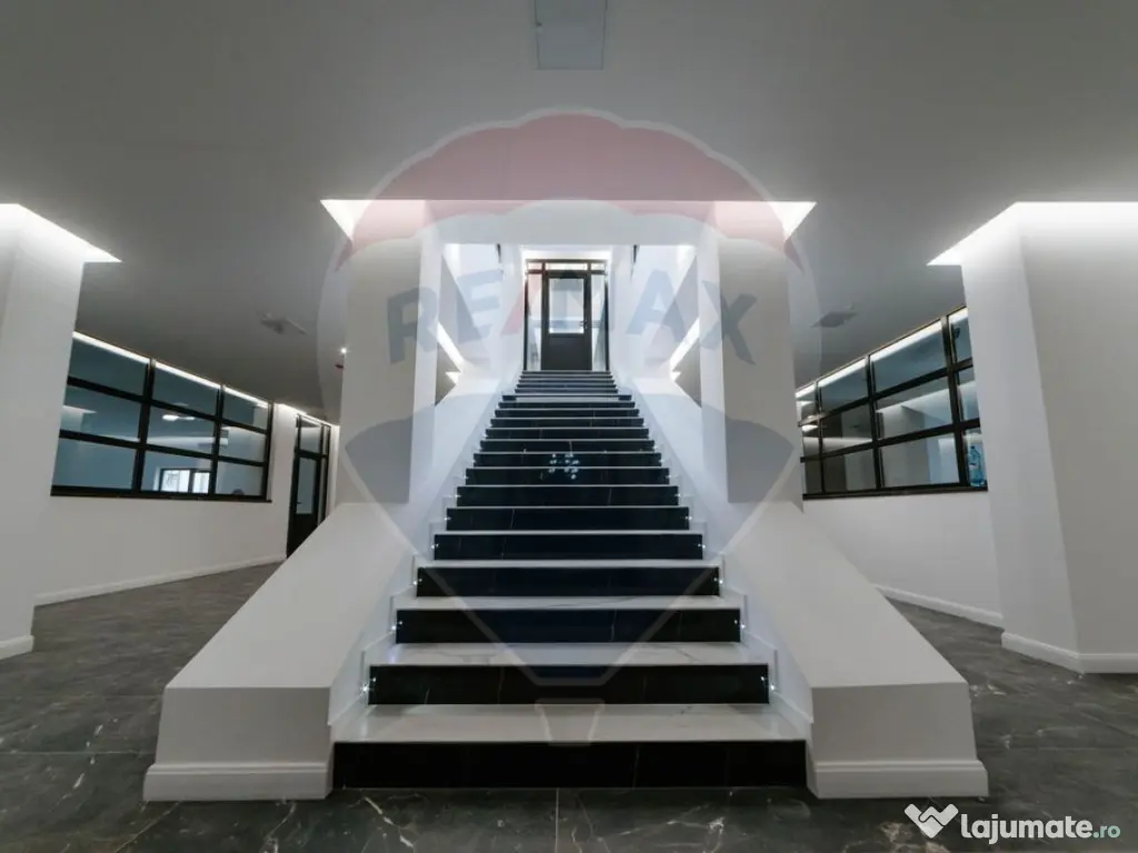 Spațiu comercial ULTRACENTRAL - 2,300mp de închiriat 