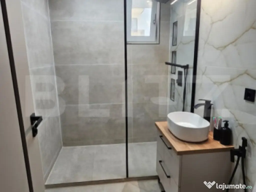 Exclusiv! Apartament 3 camere 75 mp, terasa 82 mp, 2 parcari
